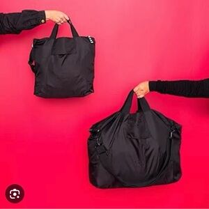 NWOT 2 IKEA Rackla Travel bags with Striped Pull / Large & Meduim
